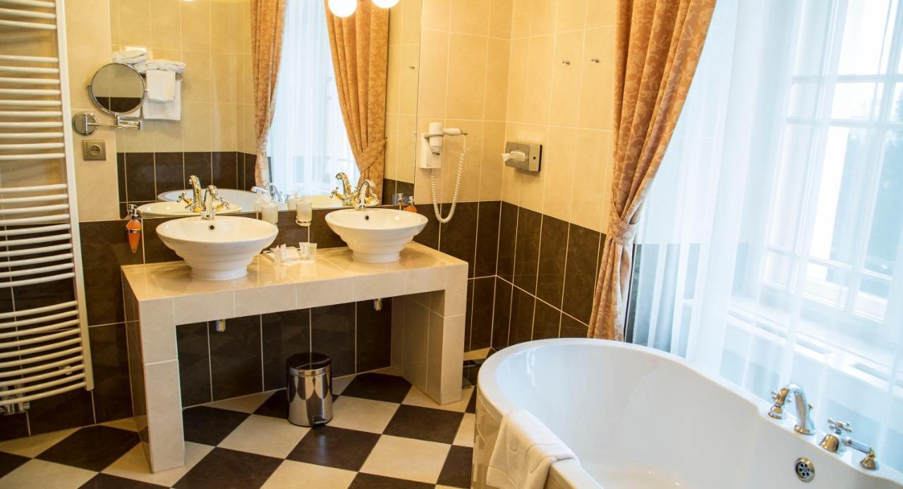 Chateau Zbiroh Ngoại thất bức ảnh